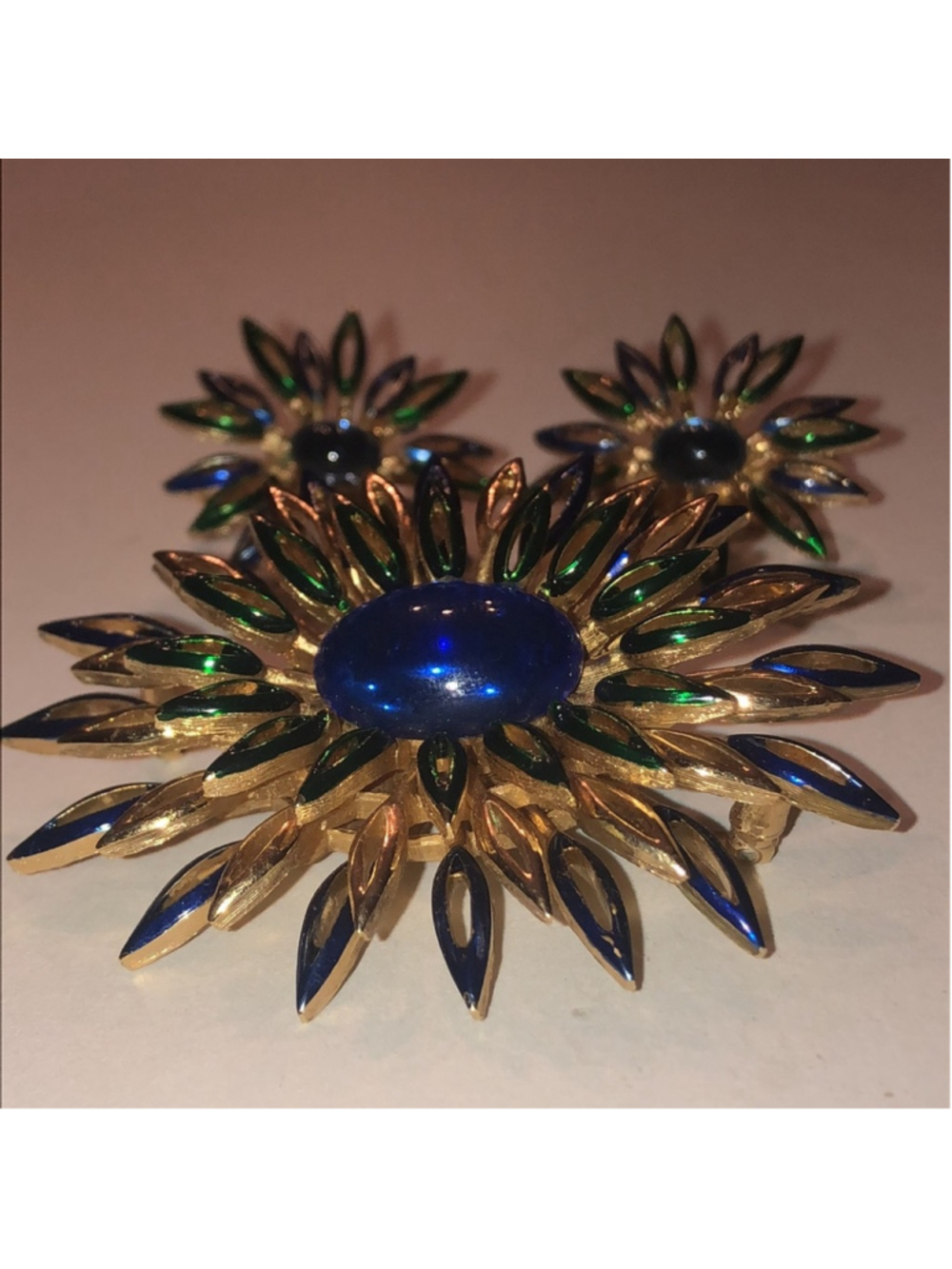 Trifari Crown Gold Tone Blue Cabochon Green Enamel 3D Floral Brooch Earrings Set - Picture 5 of 8